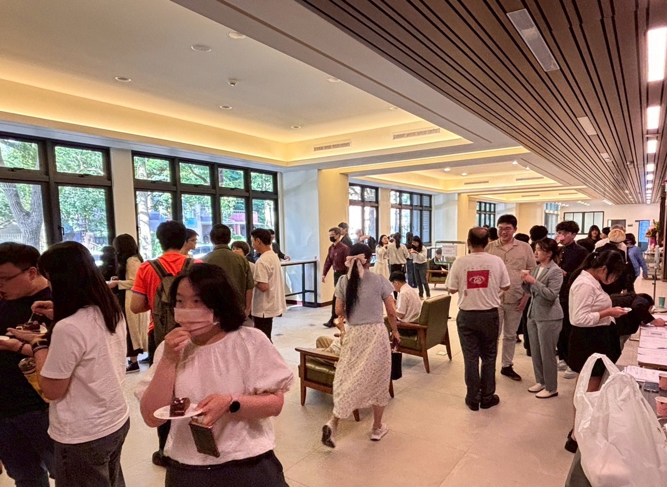 下午場的茶敘熱絡，與會者踴躍交流。