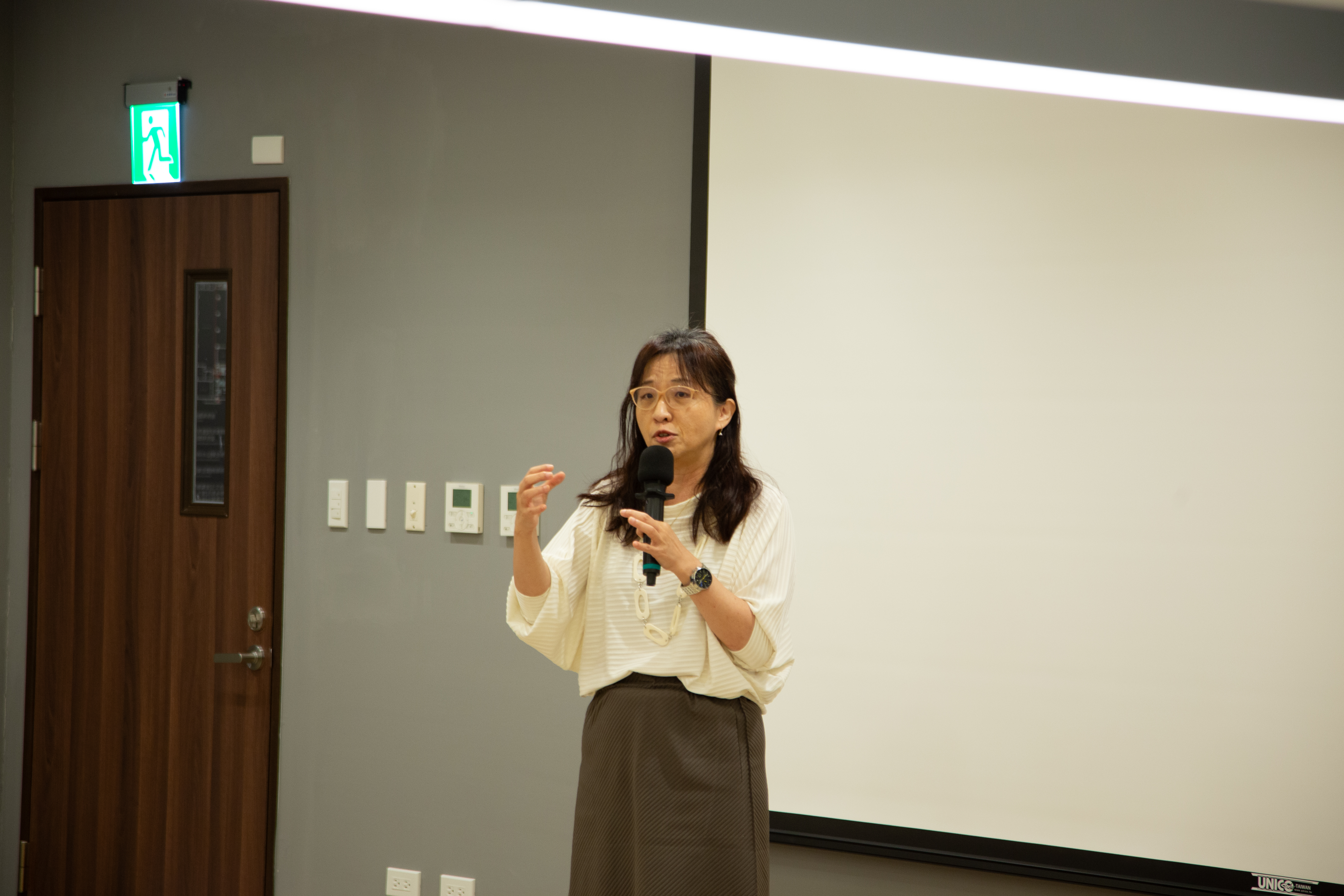 王曉丹老師介紹法科所跨領域整合師資。