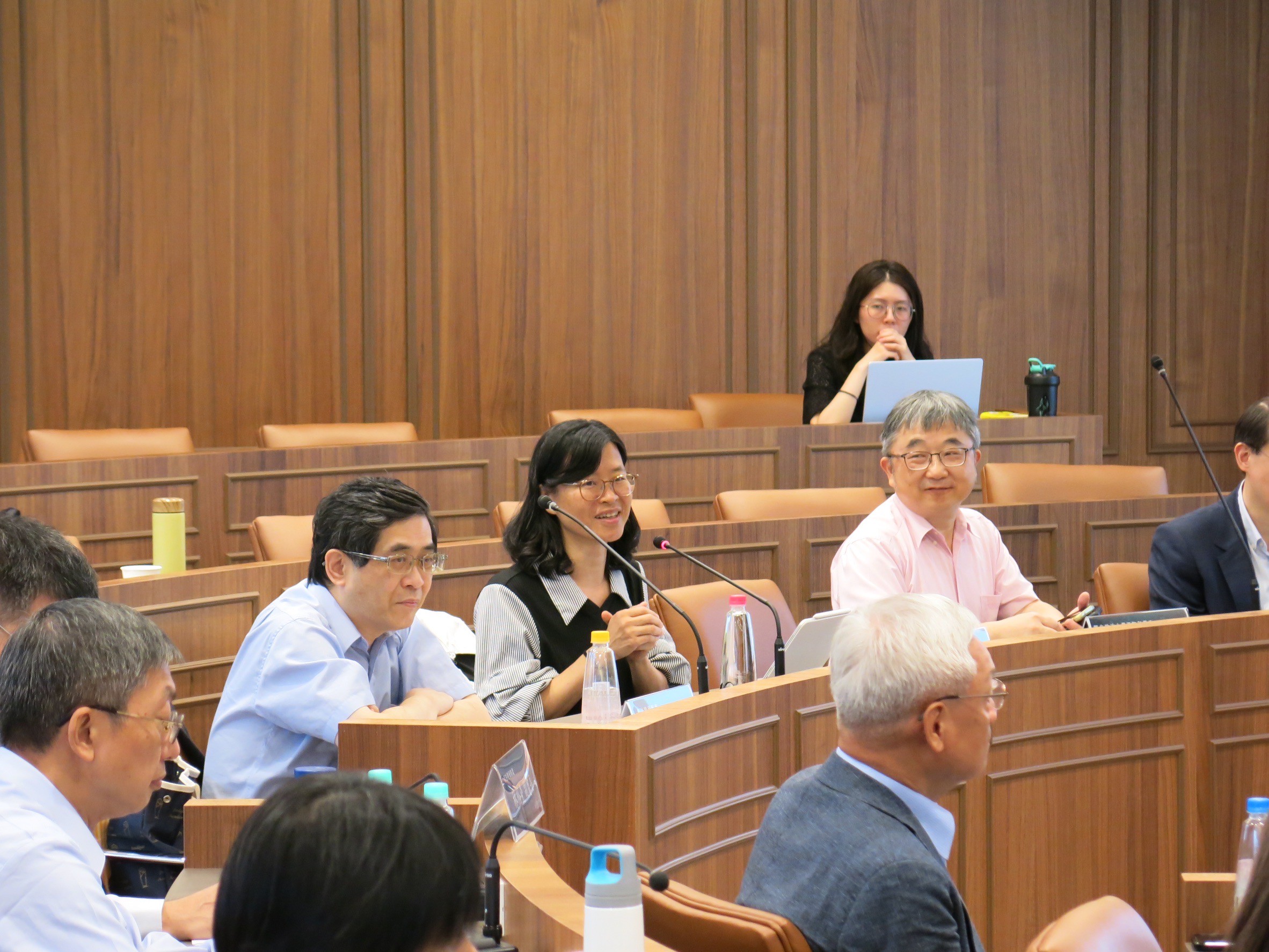 圖5_中央大學資訊工程學系張嘉惠教授提問