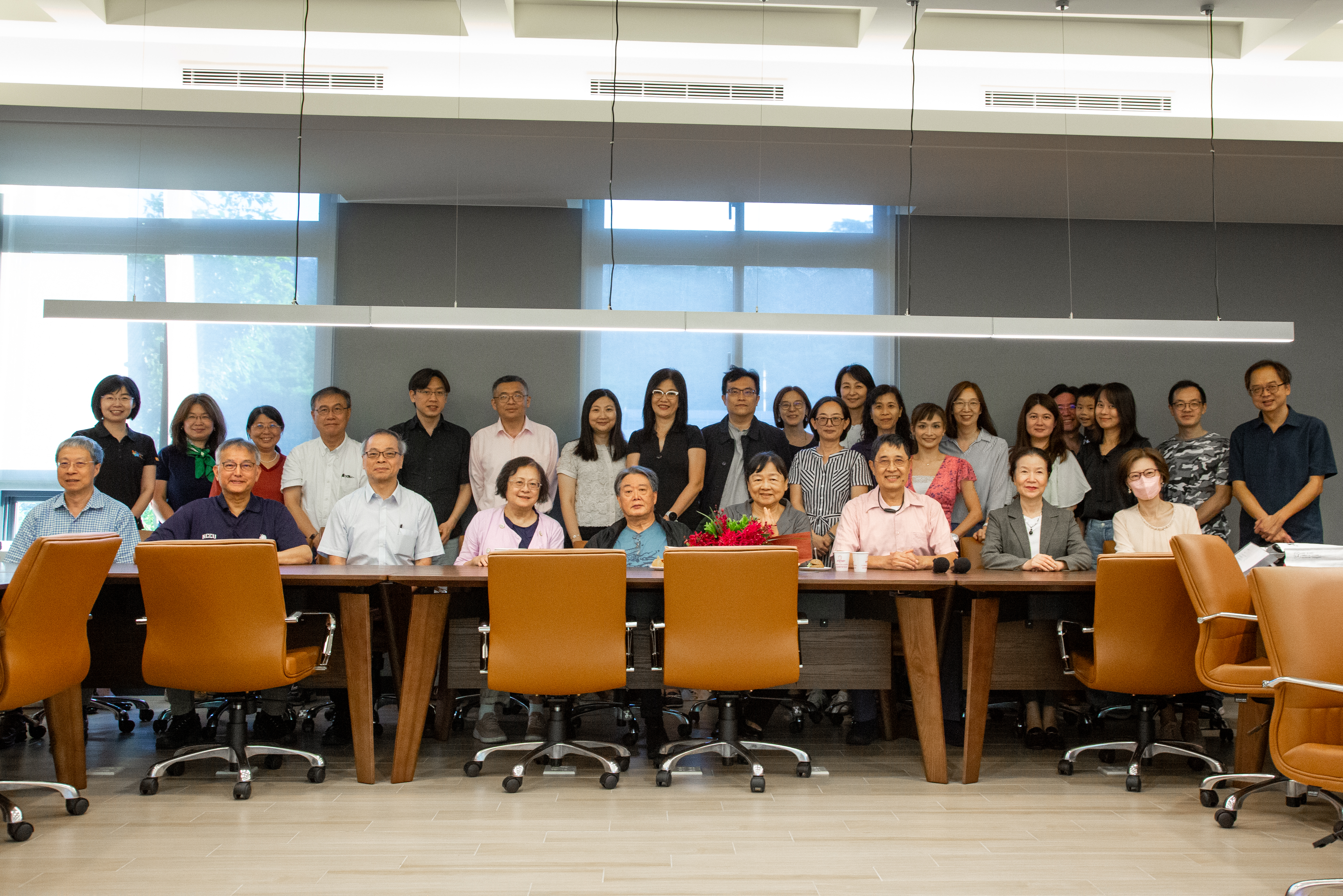 與會來賓合影。 與會來賓合影。